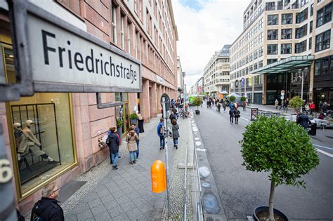 Shoppen an der Friedrichstraße: Gute Geschäfte an der Meile.